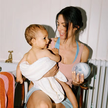 Load image into Gallery viewer, Pippeta Compact Hands Free Electric Breast Pump