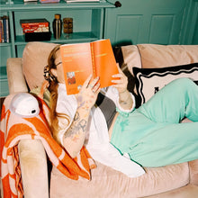 Load image into Gallery viewer, Pippeta Compact Hands Free Electric Breast Pump